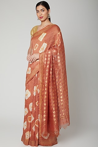Blush Pink Linen Silk Tie-Dye Printed Saree Set by Varastraa