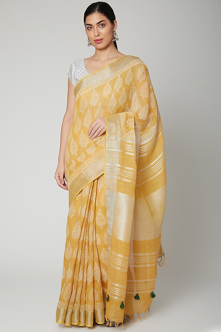 Yellow Printed Saree Set by Varastraa