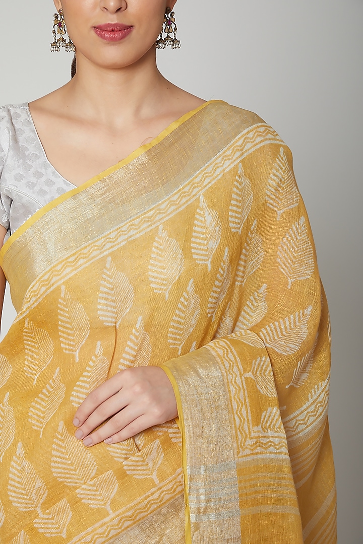 Yellow Printed Party Wear Saree Set by Varastraa at Pernia's Pop Up Shop
