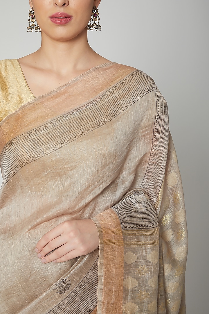 Grey Block Printed Party Wear Saree Set by Varastraa at Pernia's Pop Up Shop