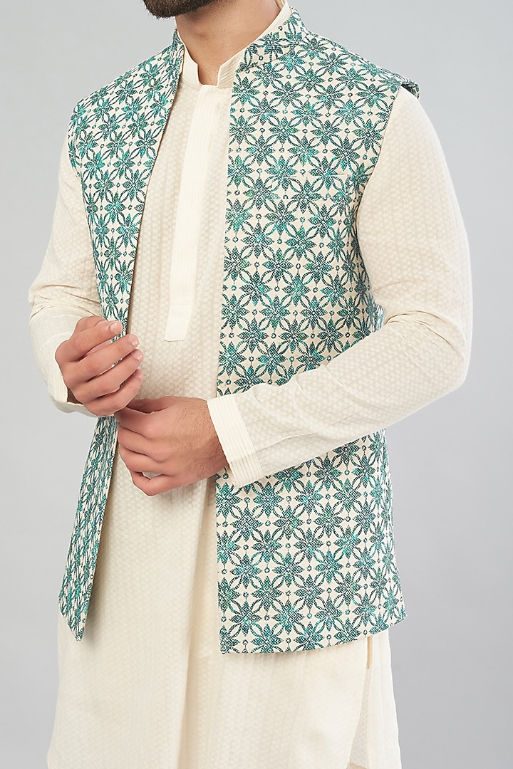 Off-White Printed Nehru Jacket With Kurta Set by VARENYA at Pernia's Pop Up Shop