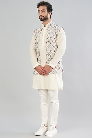 Off-White Embroidered Nehru Jacket With Kurta Set by VARENYA
