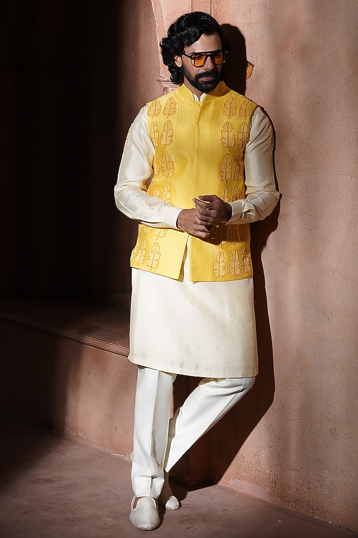 Yellow Silk Bundi Jacket Set by VAROIN MARWAH at Pernia's Pop Up Shop