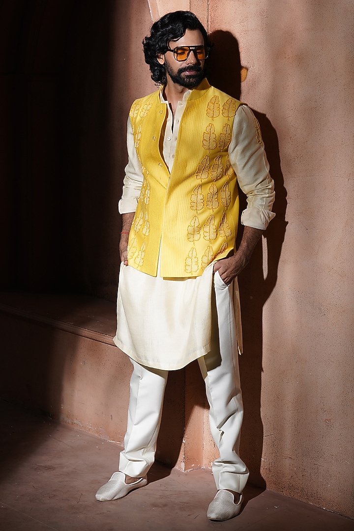 Yellow Silk Bundi Jacket Set by VAROIN MARWAH at Pernia's Pop Up Shop