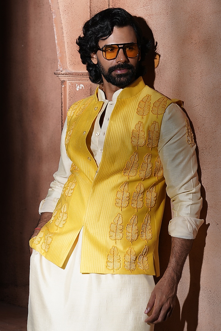 Yellow Silk Bundi Jacket Set by VAROIN MARWAH at Pernia's Pop Up Shop