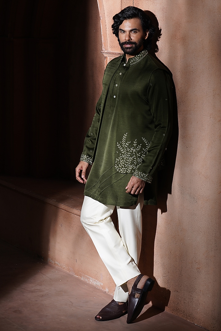 Green Silk Bundi Jacket Set by VAROIN MARWAH at Pernia's Pop Up Shop