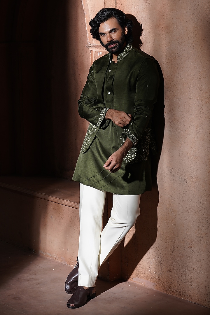 Green Silk Bundi Jacket Set by VAROIN MARWAH at Pernia's Pop Up Shop
