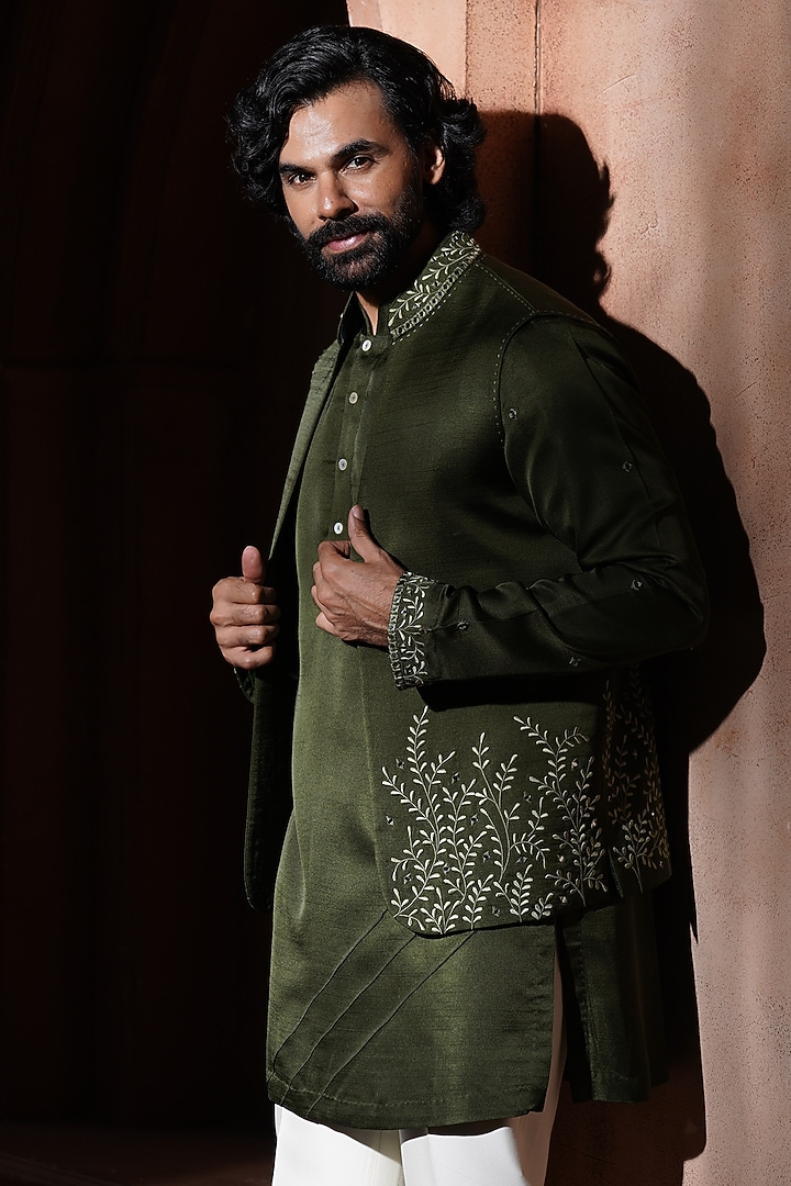 Green Silk Bundi Jacket Set by VAROIN MARWAH at Pernia's Pop Up Shop