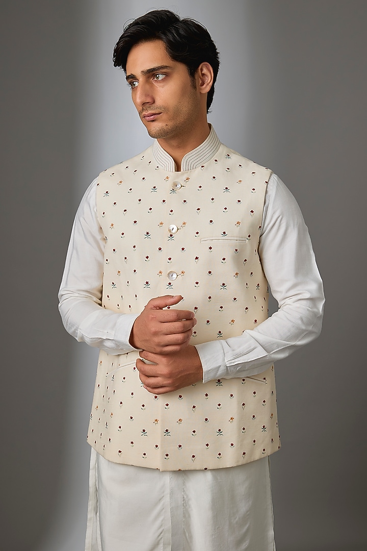 Cream Silk Bundi Jacket Set by VAROIN MARWAH at Pernia's Pop Up Shop