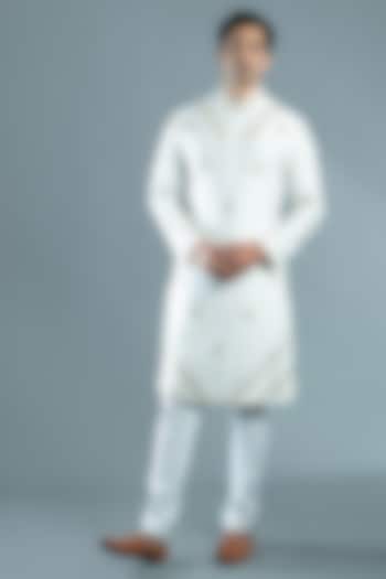 Off-White Silk Foil Embroidered Kurta Set by VAROIN MARWAH at Pernia's Pop Up Shop