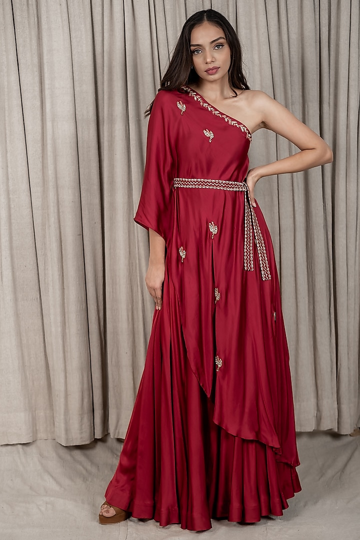 Maroon Embroidered One-Shoulder Kaftan Set by Varsana Boutique