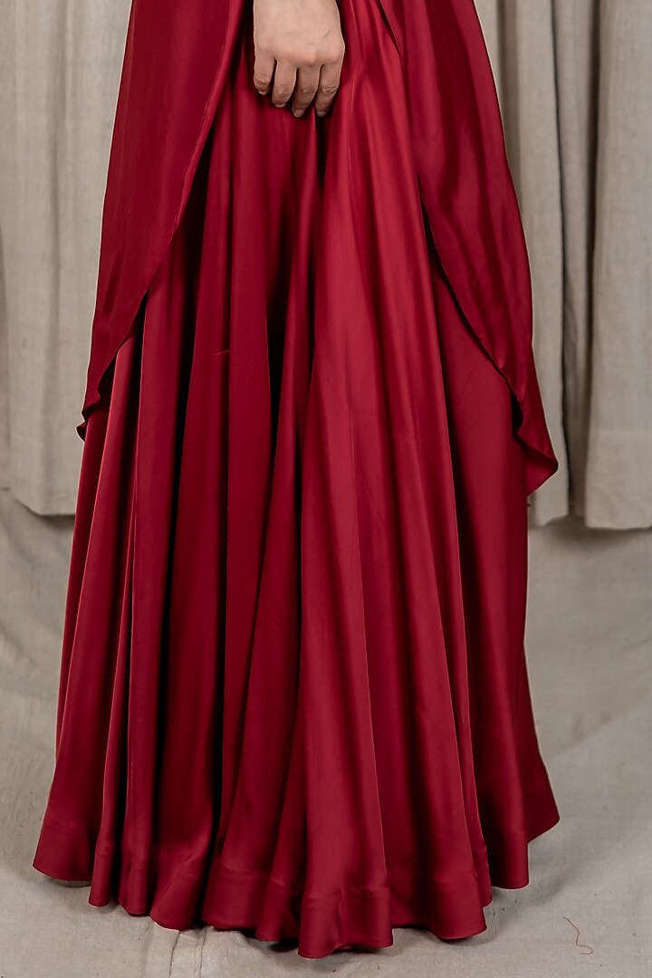 Maroon Embroidered One-Shoulder Kaftan Set by Varsana Boutique at Pernia's Pop Up Shop