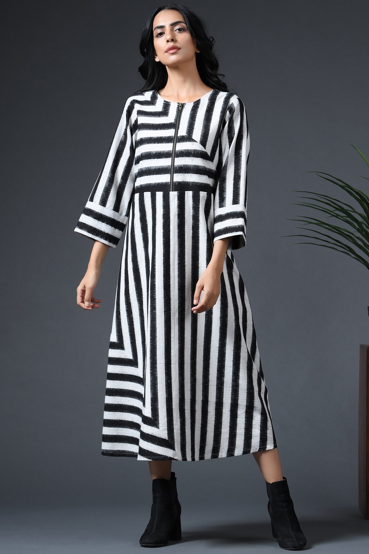 Buy Black  White Dresses for Women by ONLY Online  Ajiocom