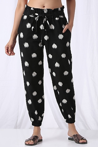 Black & Off-White Polka Printed Jogger Pants by Vasstram