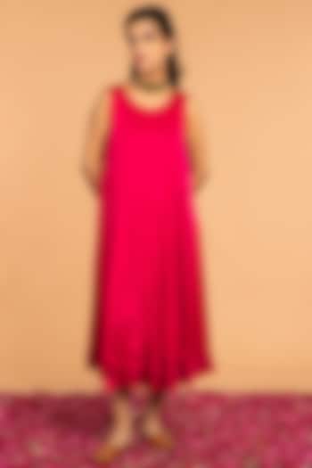Pink Mosal Satin Pleated Maxi Dress by Vasstram