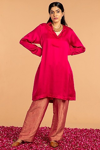 Magenta Modal Satin Kurta by Vasstram