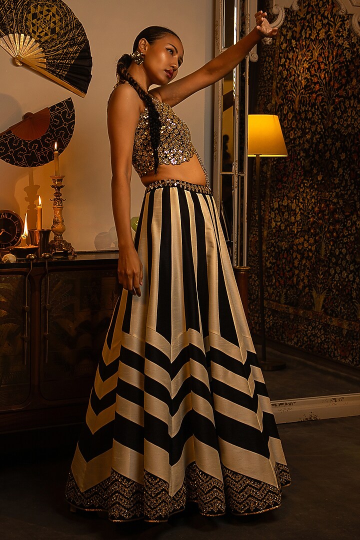 Black & White Soft Silk Mirror Work Wedding Lehenga Set by Vandana Sethi at Pernia's Pop Up Shop