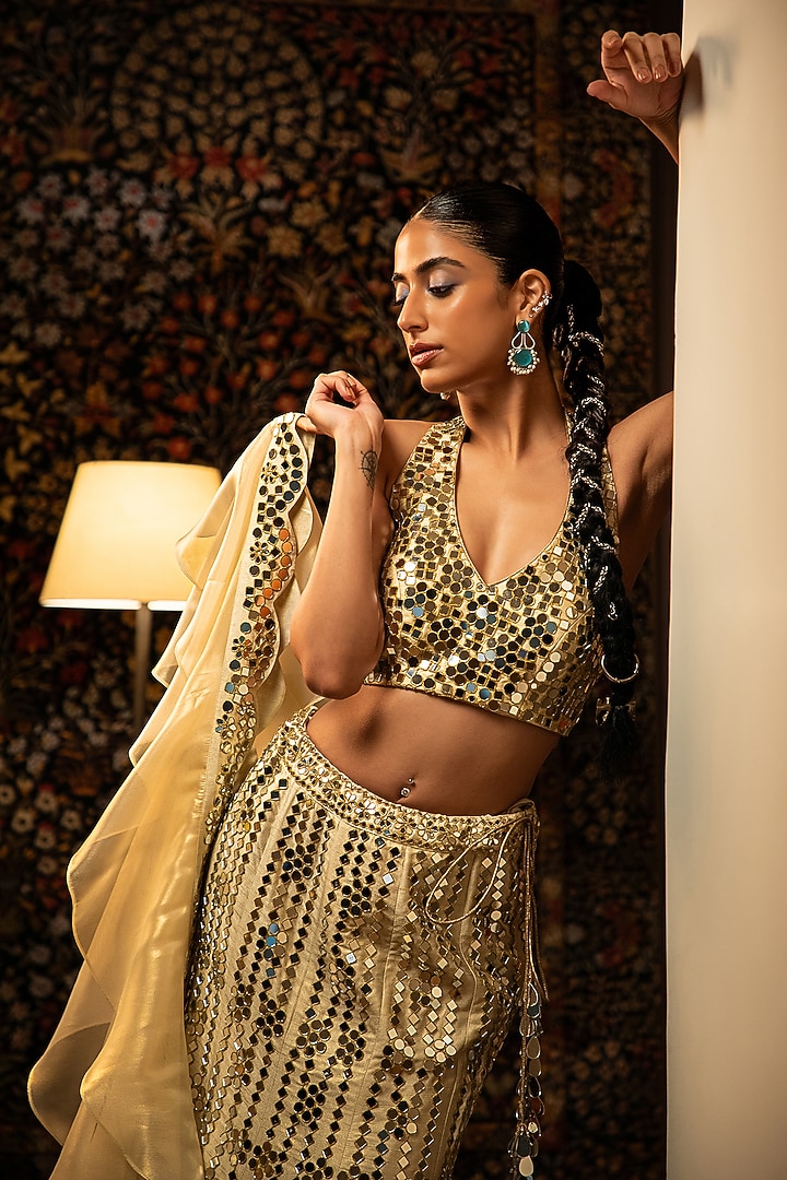 Ivory Shimmer Raw Silk Mirror Work Wedding Lehenga Set by Vandana Sethi at Pernia's Pop Up Shop