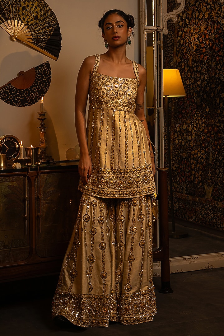 Ivory Shimmer Dupion Silk Mirror Work Gharara Set by Vandana Sethi at Pernia's Pop Up Shop