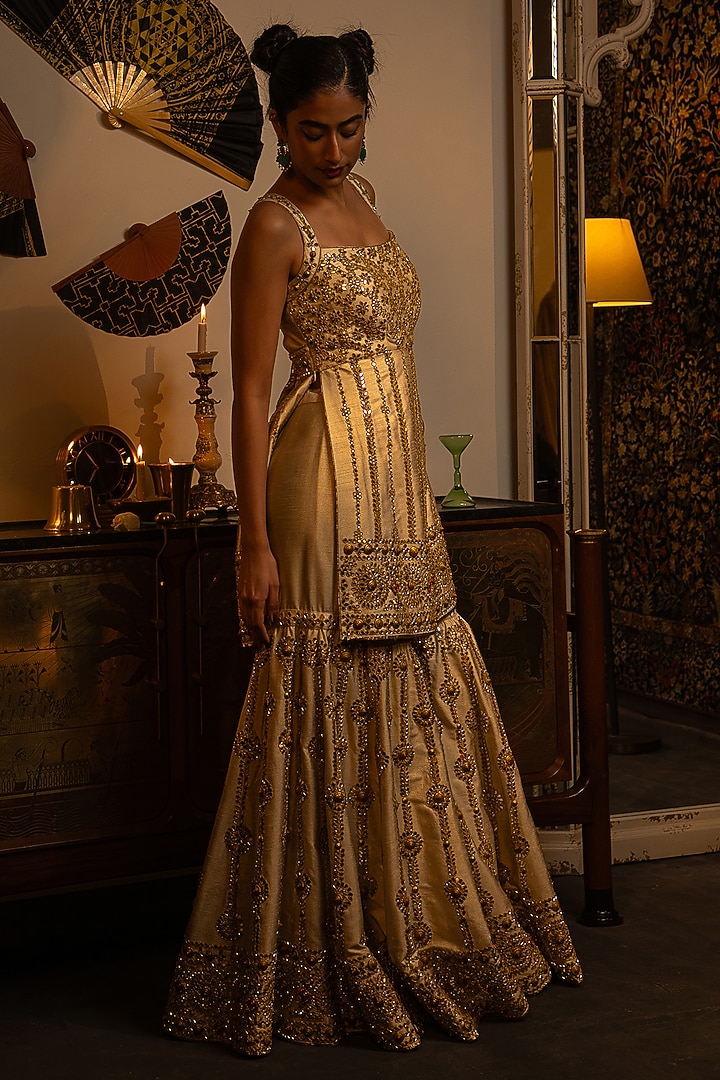 Ivory Shimmer Dupion Silk Mirror Work Gharara Set by Vandana Sethi at Pernia's Pop Up Shop