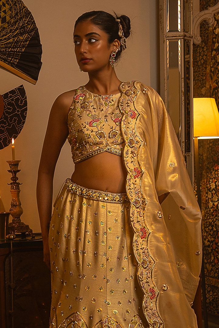 Ivory Shimmer Dupion Silk Zardosi Work Wedding Lehenga Set by Vandana Sethi at Pernia's Pop Up Shop