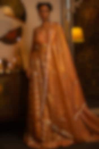 Peach-Pink Shimmer Organza Zardosi Work Wedding Lehenga Set by Vandana Sethi at Pernia's Pop Up Shop