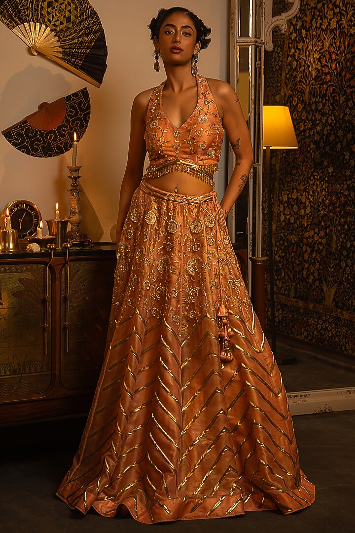 Peach-Pink Shimmer Organza Zardosi Work Wedding Lehenga Set by Vandana Sethi at Pernia's Pop Up Shop