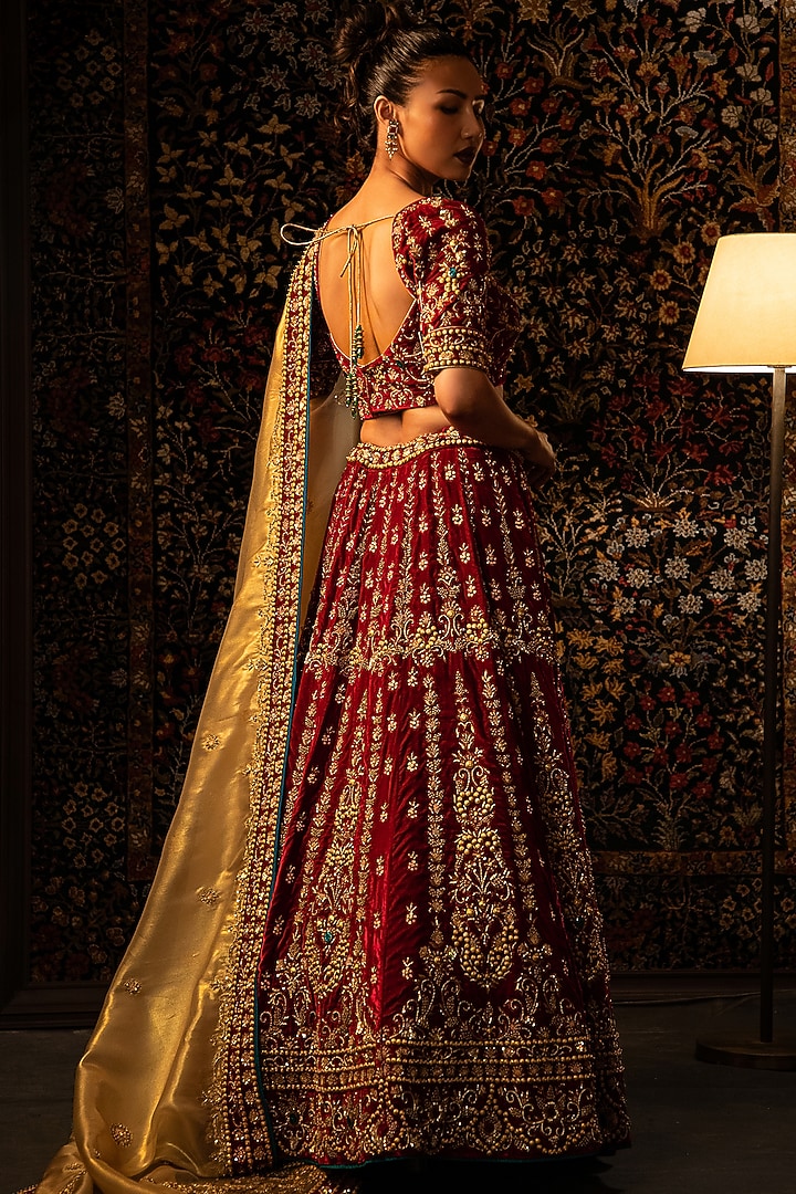 Deep Fuchsia Pink Velvet Zardosi Work Bridal Lehenga Set by Vandana Sethi at Pernia's Pop Up Shop