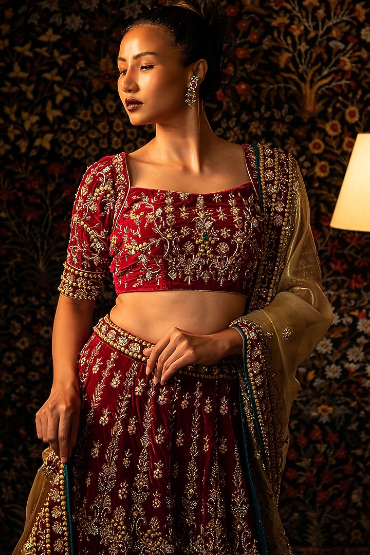 Deep Fuchsia Pink Velvet Zardosi Work Bridal Lehenga Set by Vandana Sethi at Pernia's Pop Up Shop