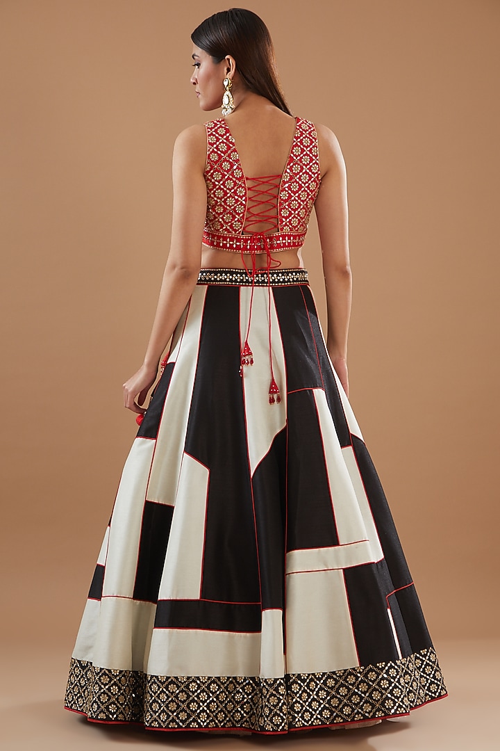 Black & White Dupion Silk Mirror Embroidered Wedding Lehenga Set by Vandana Sethi at Pernia's Pop Up Shop