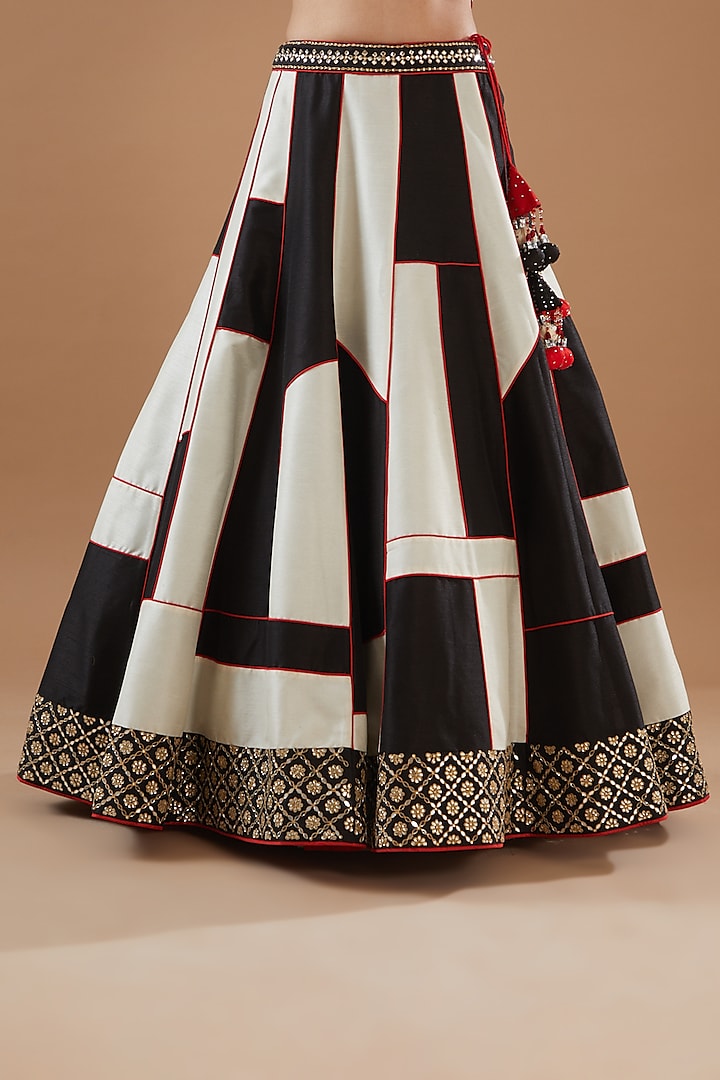 Black & White Dupion Silk Mirror Embroidered Wedding Lehenga Set by Vandana Sethi at Pernia's Pop Up Shop