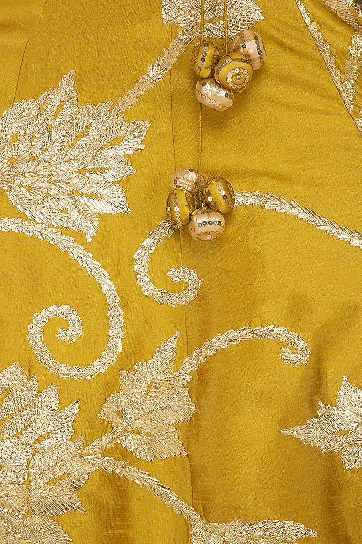 Mustard Embroidered Wedding Lehenga Set by Vandana Sethi at Pernia's Pop Up Shop