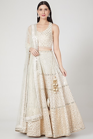 Ivory & Gold Embroidered Lehenga Set by Vandana Sethi