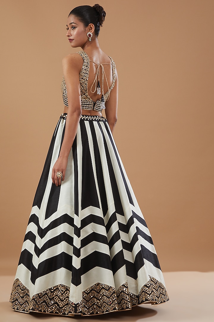 Black & White Dupion Raw Silk Embroidered Wedding Lehenga Set by Vandana Sethi at Pernia's Pop Up Shop
