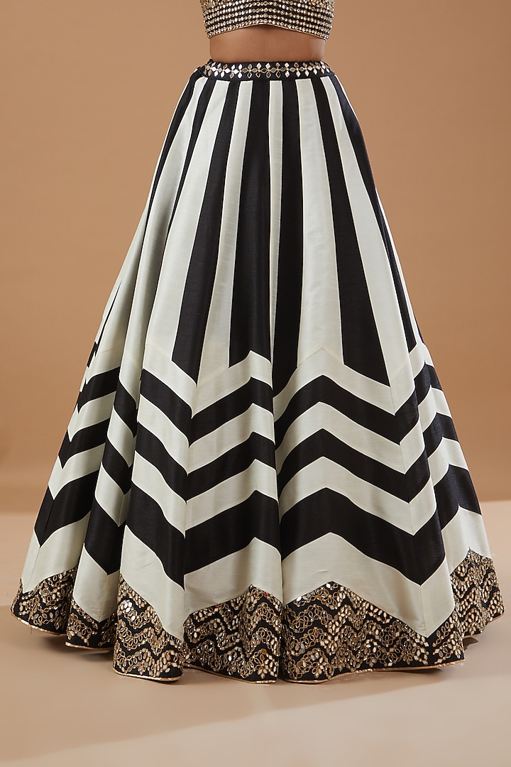 Black & White Dupion Raw Silk Embroidered Wedding Lehenga Set by Vandana Sethi at Pernia's Pop Up Shop