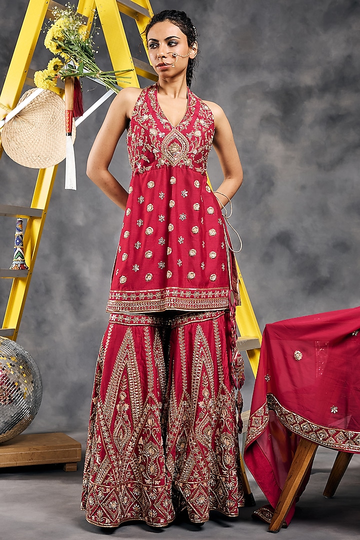 Dark Fuchsia Pink Organza Mirror Work Gharara Set by Vandana Sethi at Pernia's Pop Up Shop