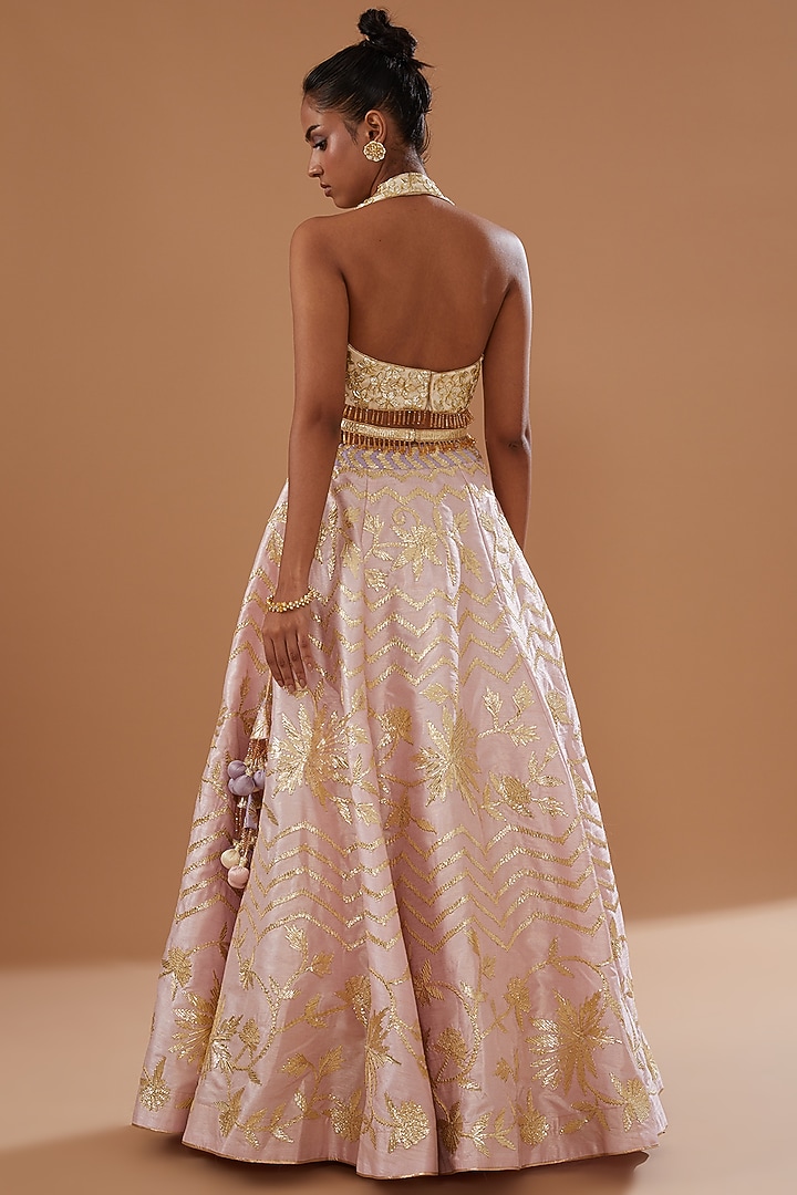 Pink Dupion Shimmer Wedding Lehenga Set by Vandana Sethi at Pernia's Pop Up Shop