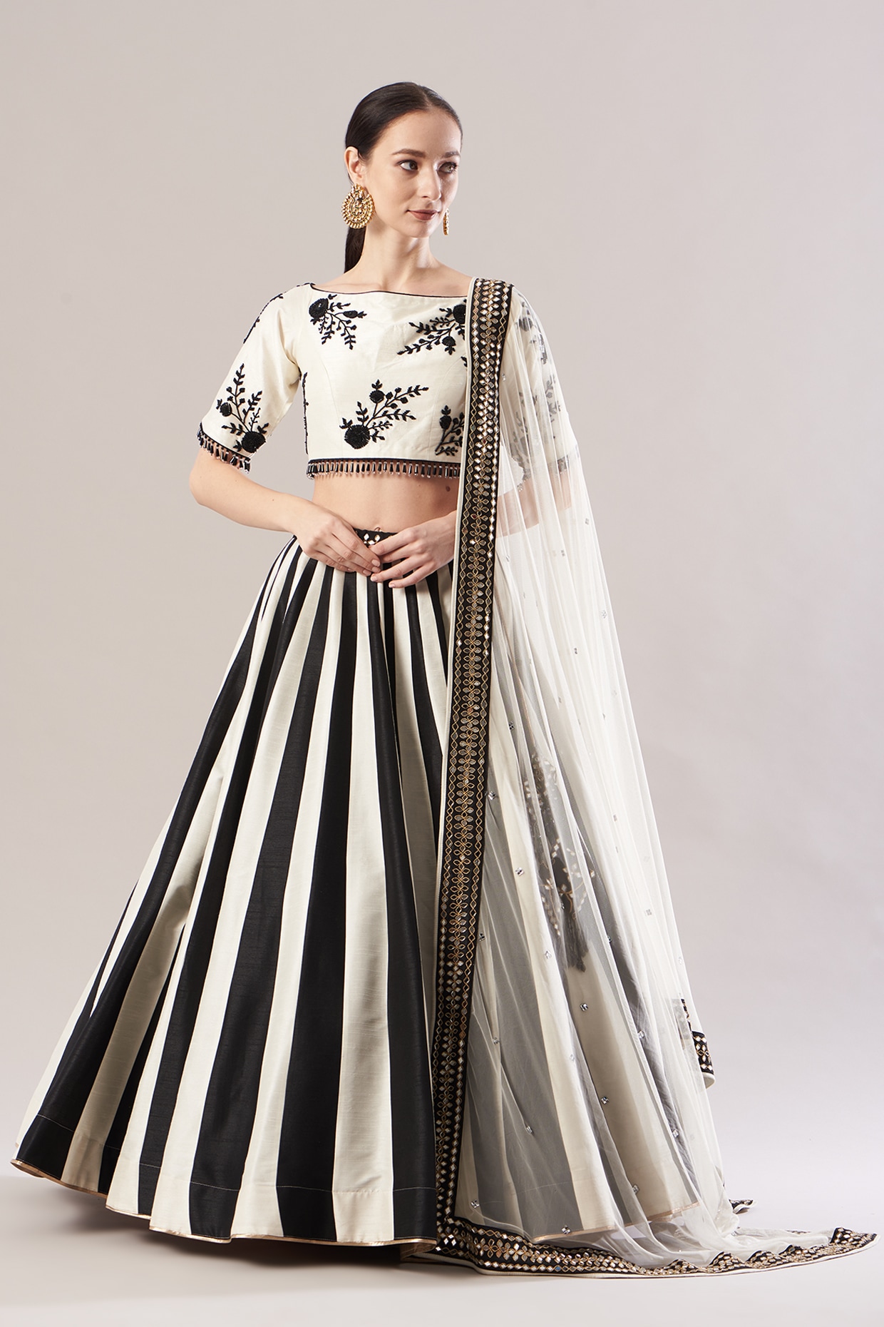 Buy Black and Off White Plain Wedding Trendy Lehenga Choli Online - Lehenga  Choli