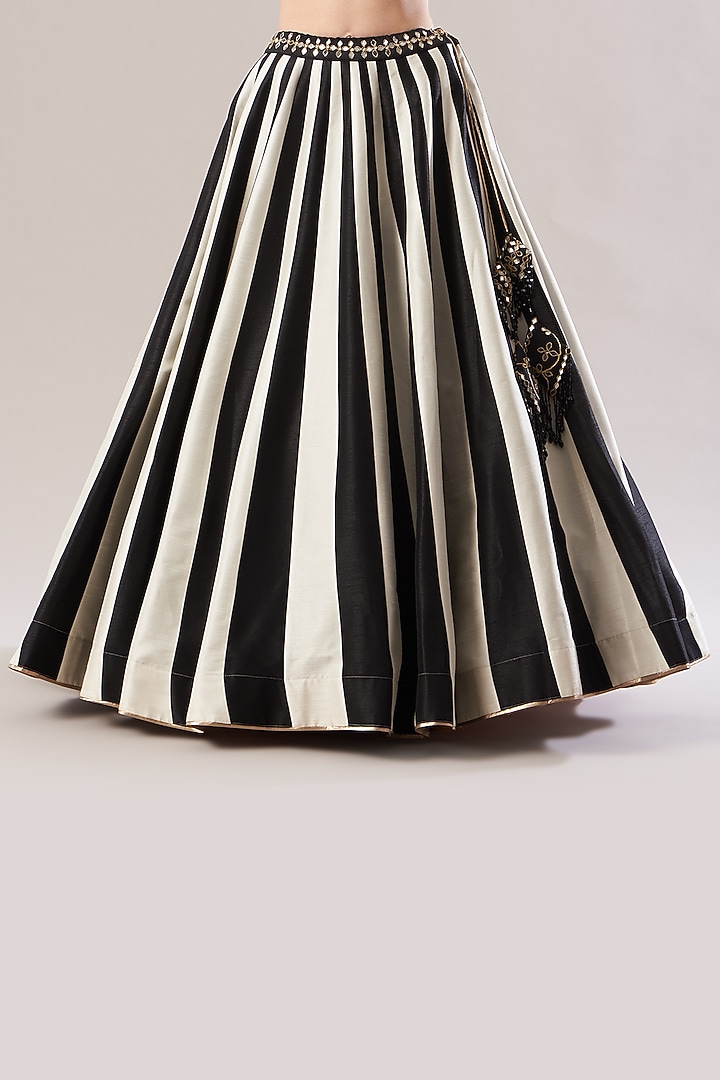 Black & White Striped Wedding Lehenga Set by Vandana Sethi at Pernia's Pop Up Shop