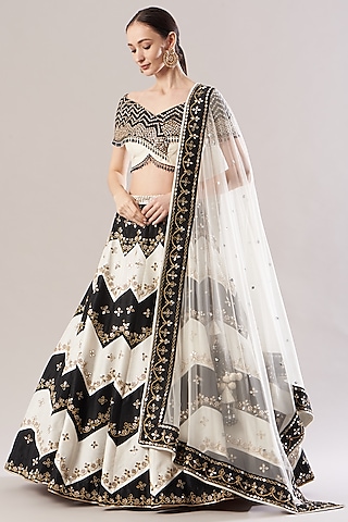Black & White Chevron Striped Lehenga Set by Vandana Sethi