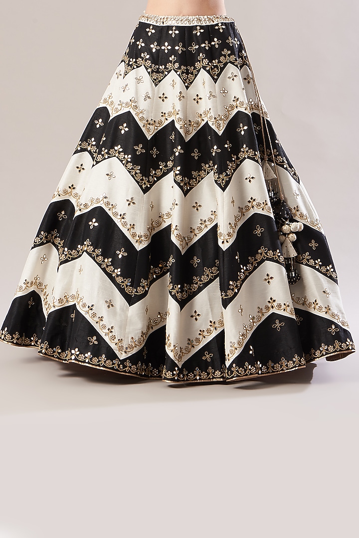 Black & White Chevron Striped Wedding Lehenga Set by Vandana Sethi at Pernia's Pop Up Shop