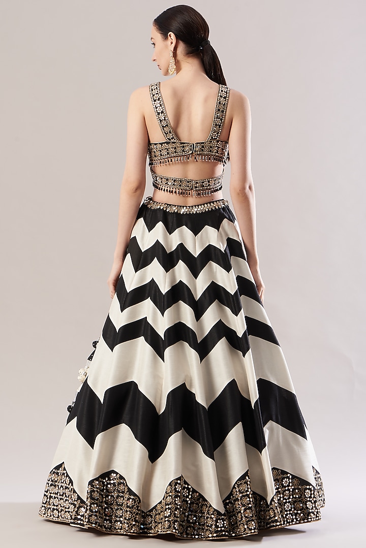 Black & White Wedding Lehenga Set With Mirror Work by Vandana Sethi at Pernia's Pop Up Shop
