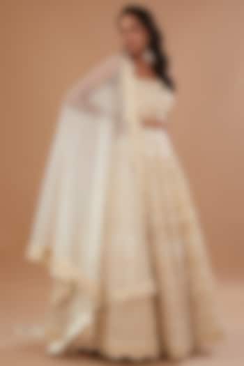 Ivory Organza Zari Embroidered Bridal Lehenga Set by Vandana Sethi at Pernia's Pop Up Shop