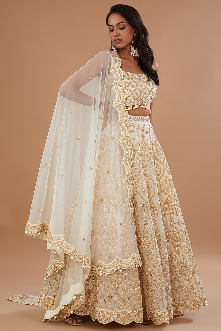 Ivory Organza Zari Embroidered Bridal Lehenga Set by Vandana Sethi at Pernia's Pop Up Shop