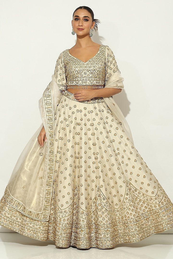 Ivory Shimmer Raw Silk Zardosi Embroidered Bridal Lehenga Set by Vandana Sethi at Pernia's Pop Up Shop