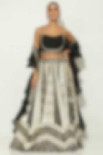 Black & White Dupion Silk Mirror Embellished Bridal Lehenga Set by Vandana Sethi at Pernia's Pop Up Shop