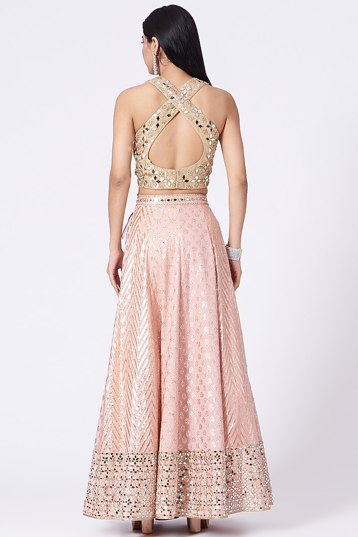 Peach Mirror Embroidered Wedding Lehenga Set by Vandana Sethi at Pernia's Pop Up Shop