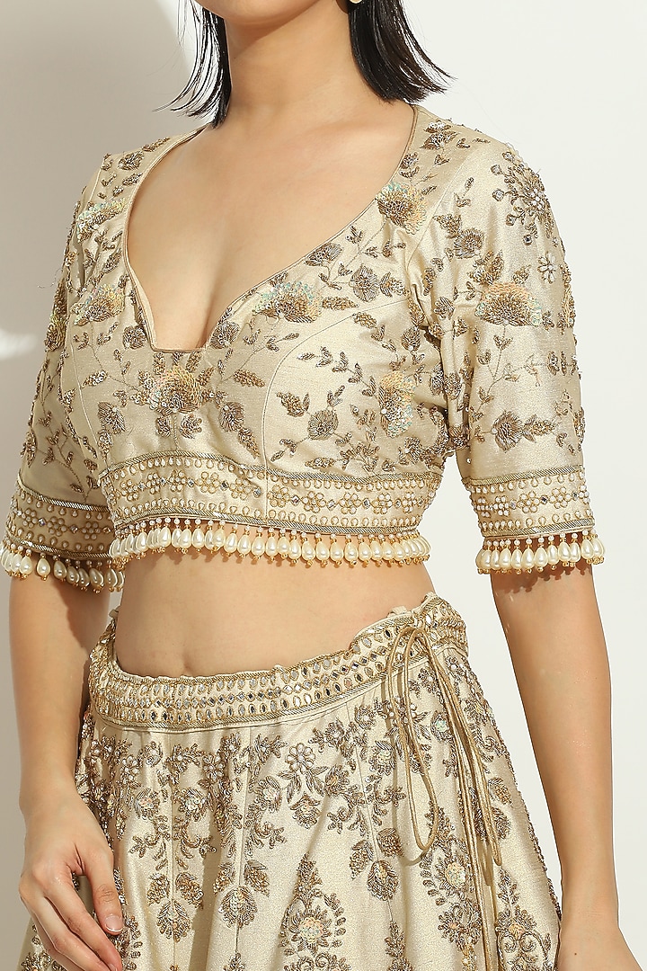 Ivory Shimmer Raw Silk Zardosi Embroidered Bridal Lehenga Set by Vandana Sethi at Pernia's Pop Up Shop