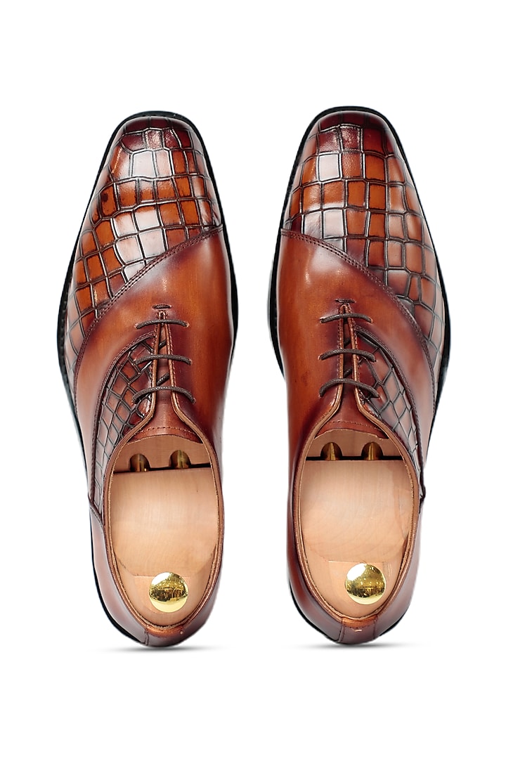 Brown Leather Lace-Up Shoes by Vantier Fashion