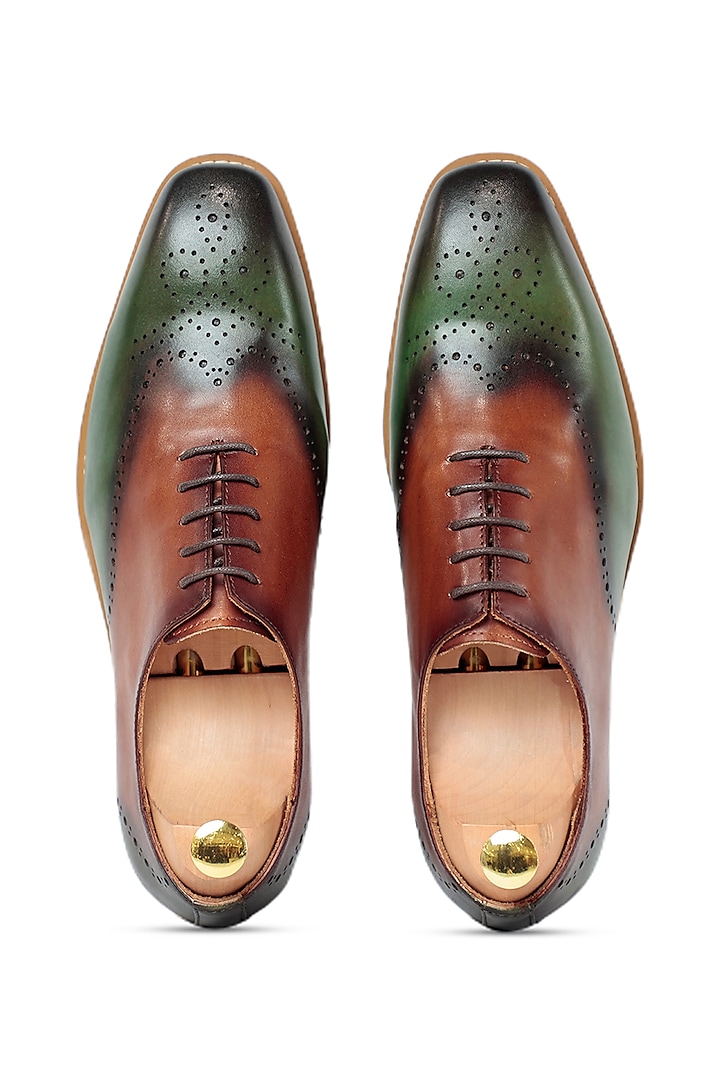 Green & Brown Leather Oxford Shoes by Vantier Fashion